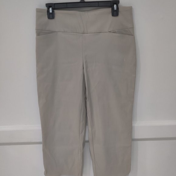 NWT S.C.&Co Women Petal Slit Capri Pull On Tummy Control Pant Size 14 $50 3A059 - Picture 1 of 2